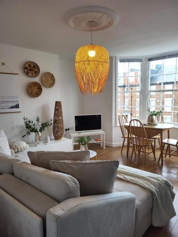 Seagrass - 88 North Marine Road * Scarborough